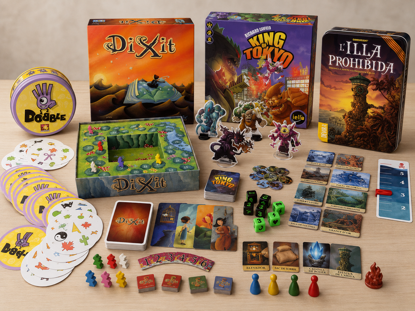 Jogos para família e grupo Dixit, Dobble, King of Tokyo e Ilha Proibida na mesa